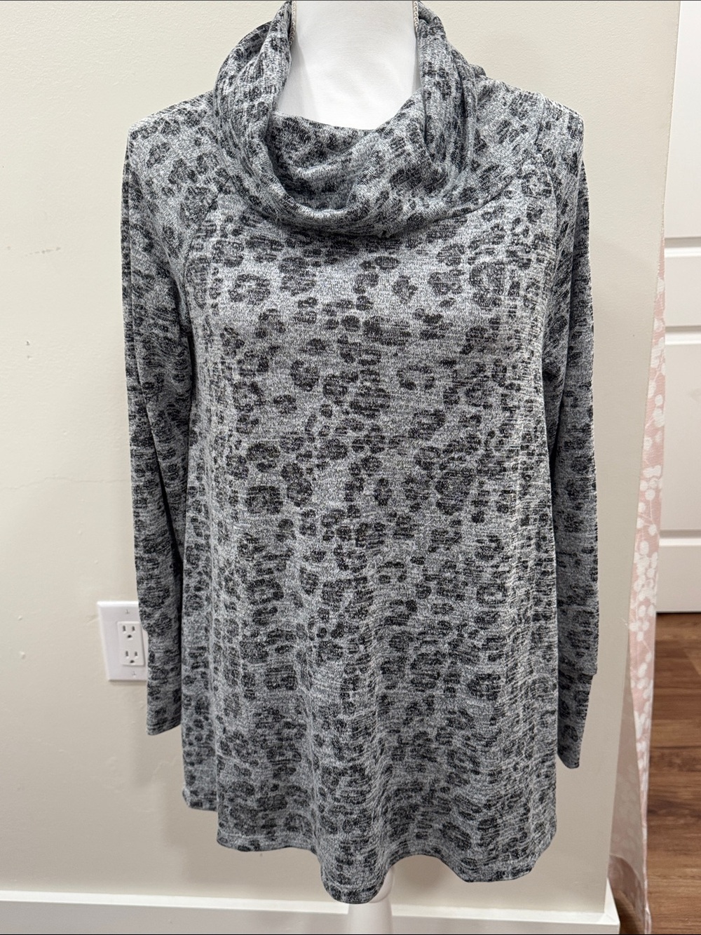 Cato Active Cowl Neck Leopard Print Women's Sweater - Gray